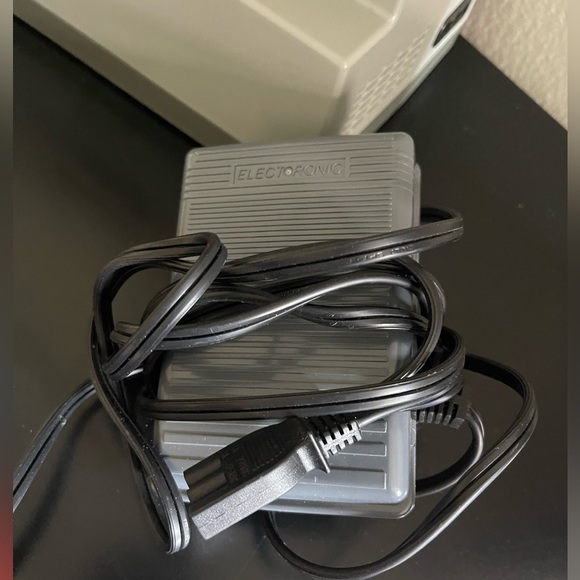 Singer sowing machine. - Picture 3 of 8